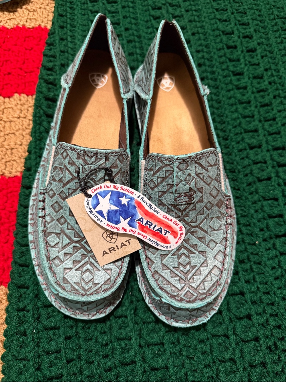 NWT WOMENS ARIAT SLIP ON SHOES
SIZE:10